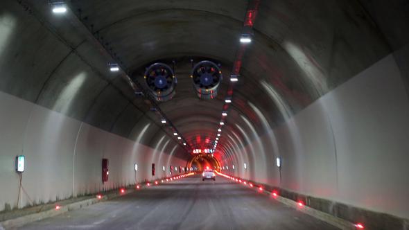 Türkiye'nin en büyük tüneli olan Ovit Tüneli hizmete girdi