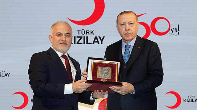 Kızılay-Kızılhaç derneklerinin İstanbul toplantısı başladı