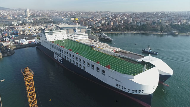 Mega Ro-Ro gemisi Türk bayrağıyla sefere çıktı