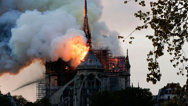 Louis Vitton'dan Notre Dame'a 200 milyon euro bağış