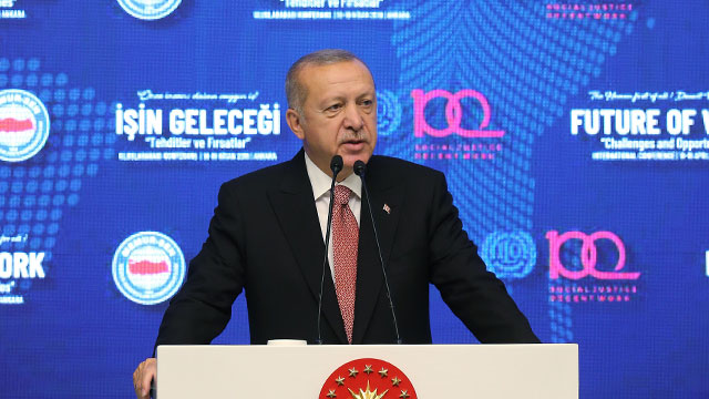Erdoğan: Asıl gündemimize odaklanmamız şarttır