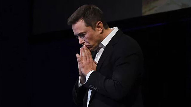 Tesla'da zarar devam ediyor
