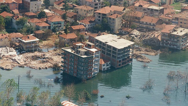 Marmara depreminin ekonomik kaybı 200 milyar lira