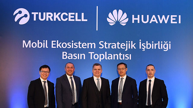 Turkcell ve Huawei'den 1 milyon adetlik imza