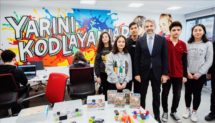 Türkiye Vodafone Vakfı'ndan gençlere yapay zeka eğitimi