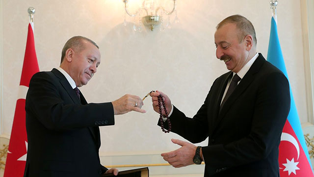 Türkiye ile Azerbaycan 15 milyar dolara imza atacak