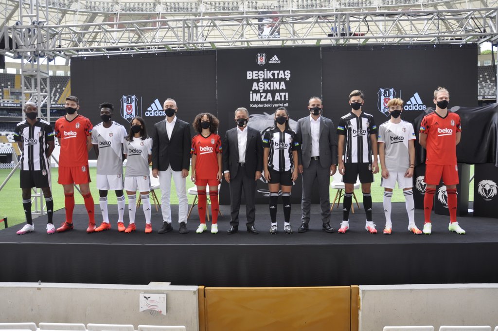 adidas ve Beşiktaş JK’dan kalplere dokunan imza