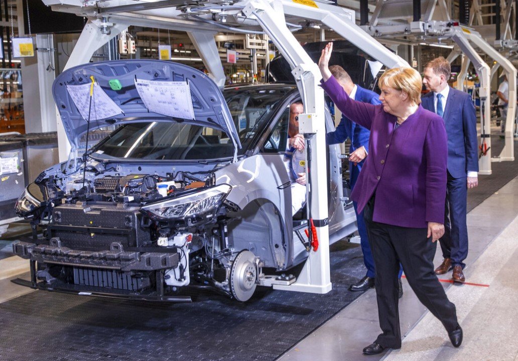 Otomotiv, Alman ekonomisindeki lokomotifi rolünü kaybediyor