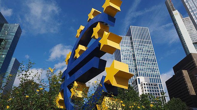 ECB, Kovid-19'a karşı bankalara merkez bankası risklerini kaldıraç oranından çıkarma hakkı verdi