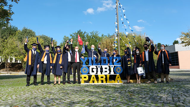 Yıldız Teknik Üniversitesi mezuniyet törenleri başladı