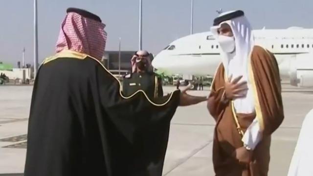 Suudi Arabistan, Katar ile arasındaki sınır kapısını açtı 