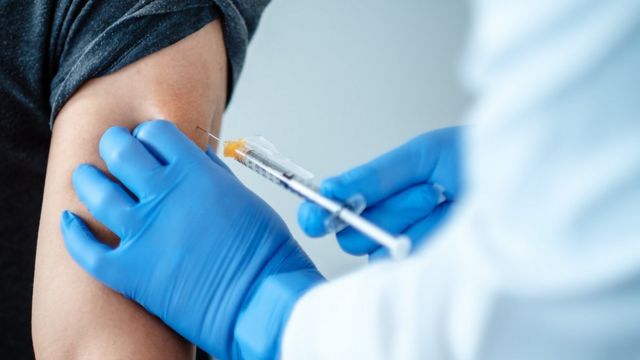 Vatandaş endişeli ancak aşıya karşı mesafeli 