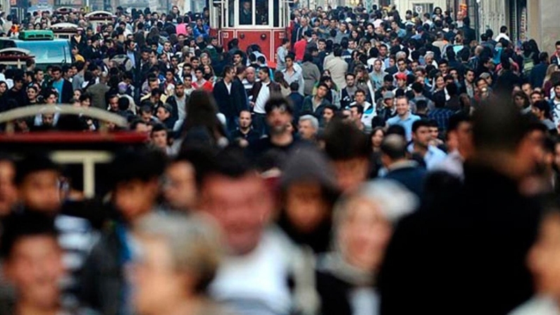 Türkiye'de genç nüfus her geçen yıl azalıyor