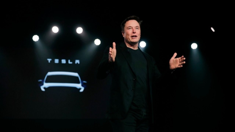 Tesla'nın değeri 1 trilyon doları aştı
