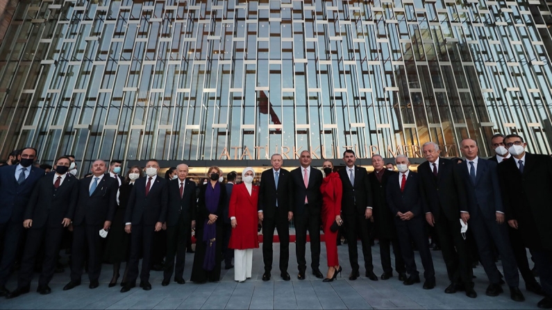 Atatürk Kültür Merkezi 13 yıl sonra kapılarını açtı