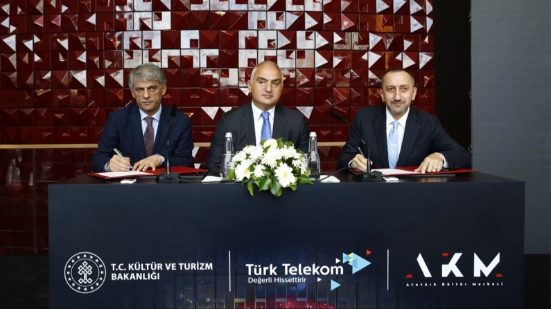 Türk Telekom, AKM'ye sponsor oldu