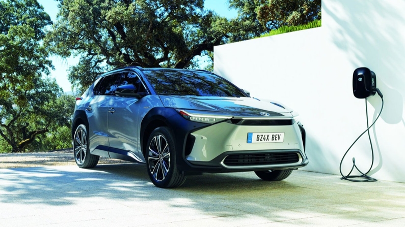 Toyota 30 elektrikli modeli piyasaya sürecek