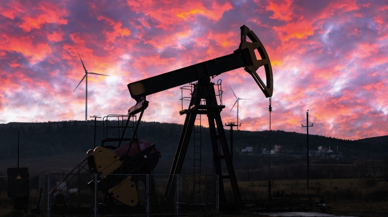 OPEC: Küresel petrol üretimi nisanda azaldı