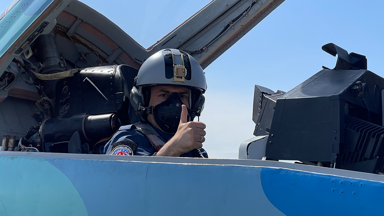 AKINCI TİHA, Selçuk Bayraktar'ın bulunduğu MiG 29'a kol uçuşu ile eşlik etti