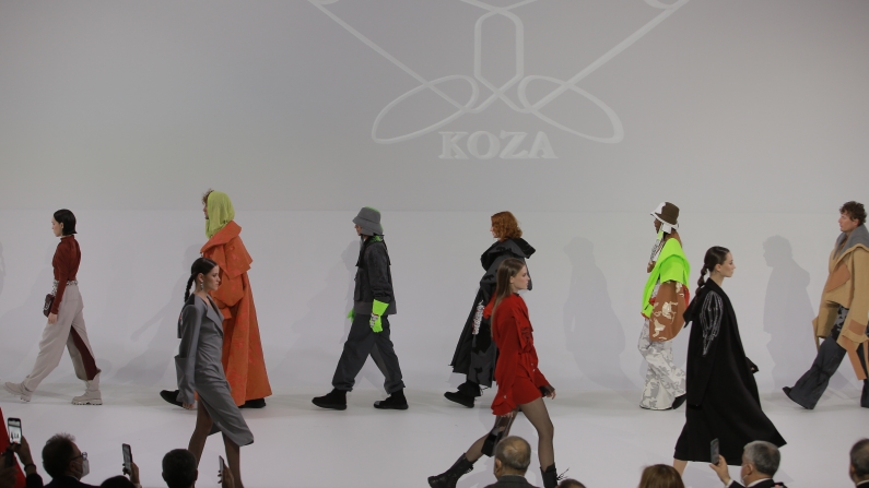 Yeni nesil yetenekleri Türk moda sektörüyle bir araya getiren 30. KOZA Genç Moda Tasarımcıları Yarışması için başvurular devam ediyor!