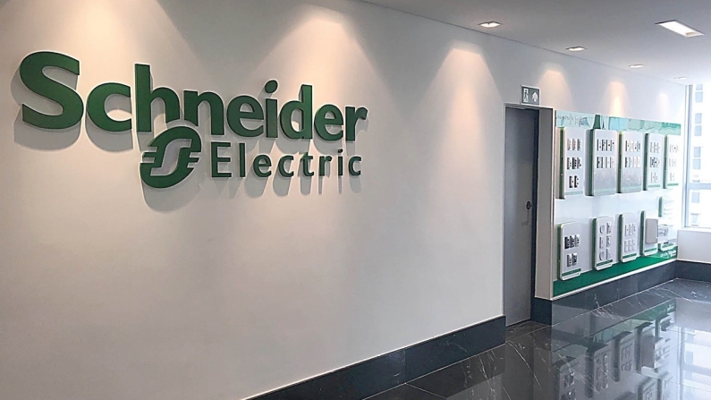 Schneider Electric Türkiye ile FullCharger'dan şarj istasyonu atağı