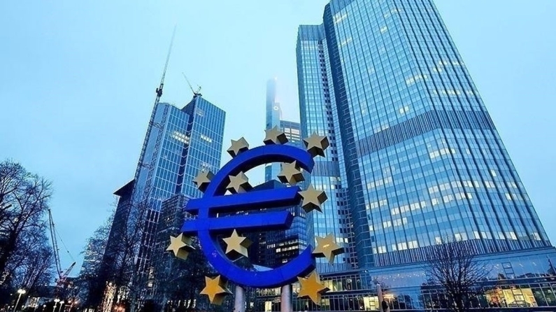 ECB üyeleri 'daha büyük faiz artırımı yapılmasını' tartıştı
