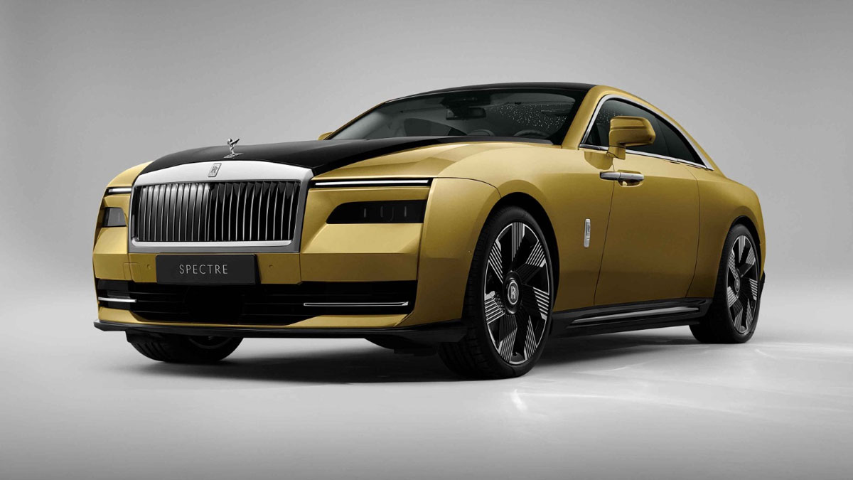 Rolls-Royce'un ilk tam elektrikli modeli Spectre tanıtıldı