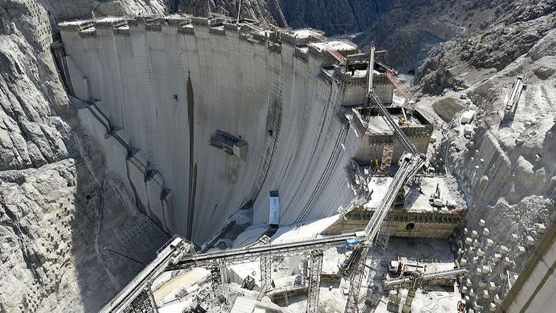Cumhurbaşkanı Erdoğan: Yusufeli Barajı'nın üretim kapasitesi 2.5 milyon konutun enerji ihtiyacını karşılayacak düzeyde