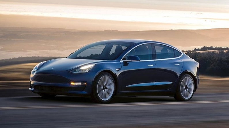 Tesla'dan yeni satış hamlesi: Fiyatlar düşürüldü