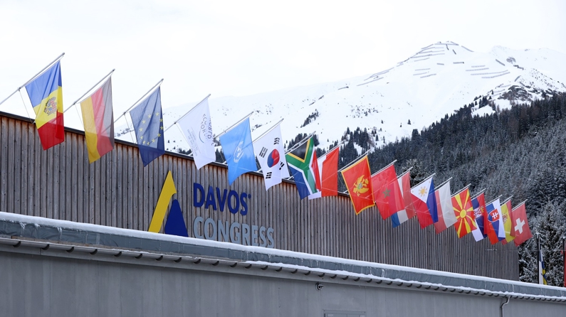 'Davos Zirvesi' olarak bilinen Dünya Ekonomik Forumu başladı