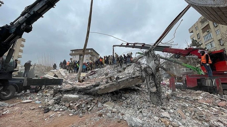 Türkiye Müteahhitler Birliği'nden deprem bölgesinin yeniden imarı için bağış