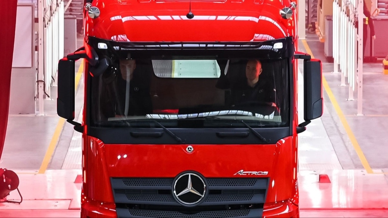 Mercedes-Benz Türk'ün küresel çalışmaları sürüyor: Daimler Truck'ın Çin'de ürettiği Actros projesine destek