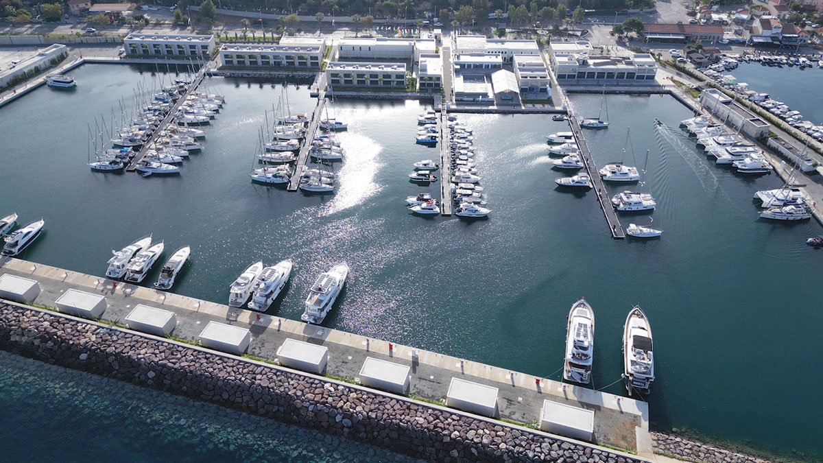 Oasis Marina Yeni Foça açıldı