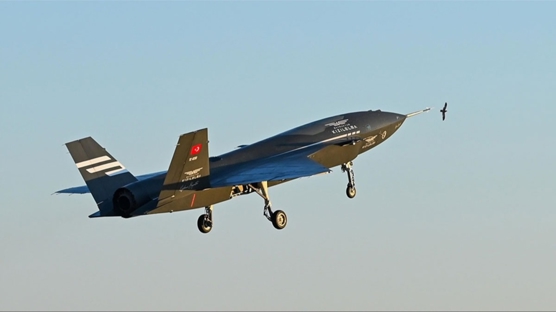 Bayraktar KIZILELMA, MURAD AESA radar test uçuşunu başarıyla gerçekleştirdi