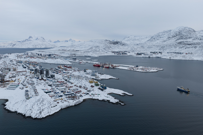 <p>Trump, ABD'nin "ulusal güvenlik amacıyla Grönland'a ihtiyacı olduğunu" söylemiş ve tartışmaların fitili ateşlenmişti. Yaşanan su gelişmeler NATO için de oldukça sancılı bir durumu ifade ediyor.</p>