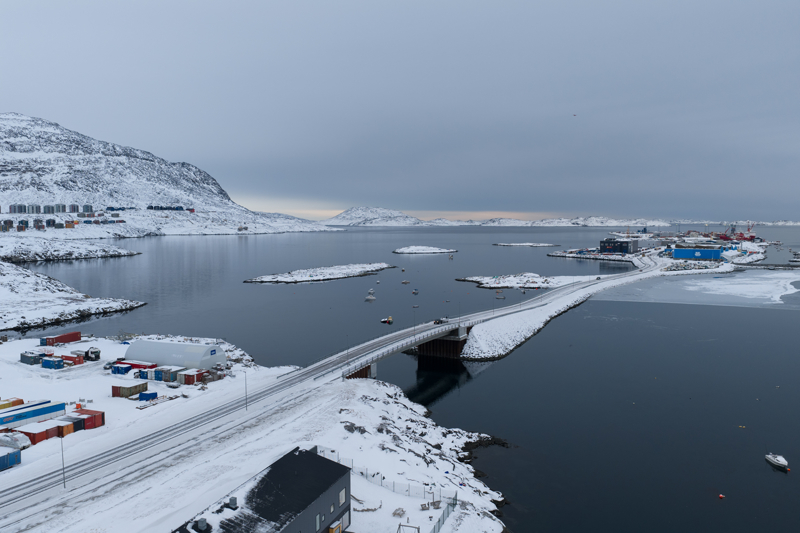 Grönland, yılın iki ayı boyunca sürekli gün ışığına sahip.