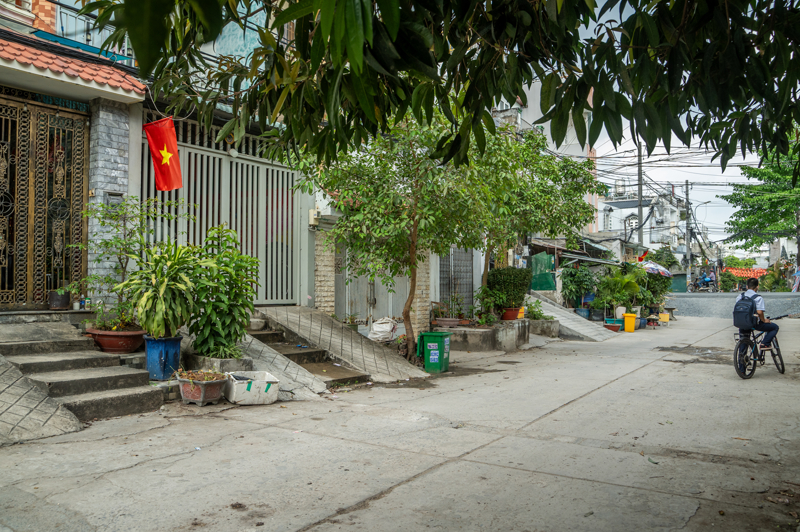 <p>2010'de önce, şehrin su ihtiyacının yaklaşık %60'ı yeraltı kuyularından sağlanıyordu. Kontrolsüz sondajlar, yer altında devasa boşluklar bırakarak şehrin kademeli çöküşünü hızlandırdı.</p>