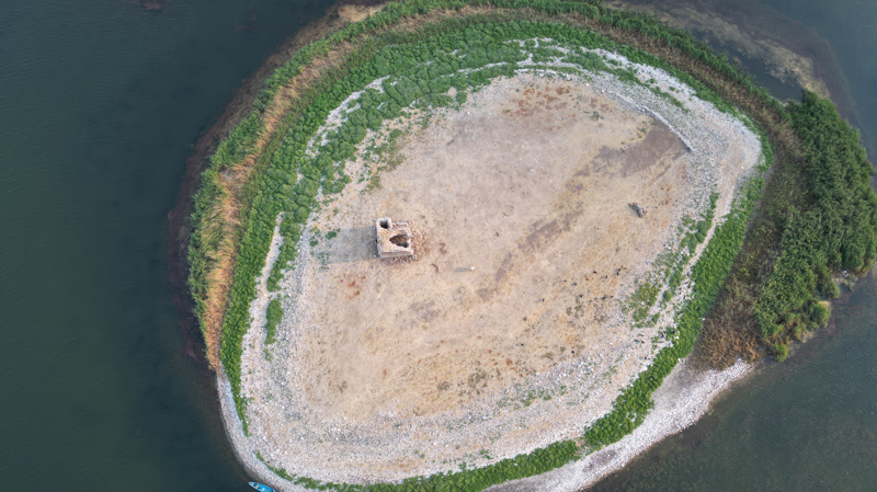 <p><b>BUGÜN 30 HANEDE 120 KİŞİ YAŞIYOR</b></p><p><br></p><p>Beyşehir Gölü'ndeki 32 ada arasında en büyük olan Mada Adası'nın Kumluca Mahallesi'nde 30 hanede 120 kişi yaşamını sürdürüyor. </p>