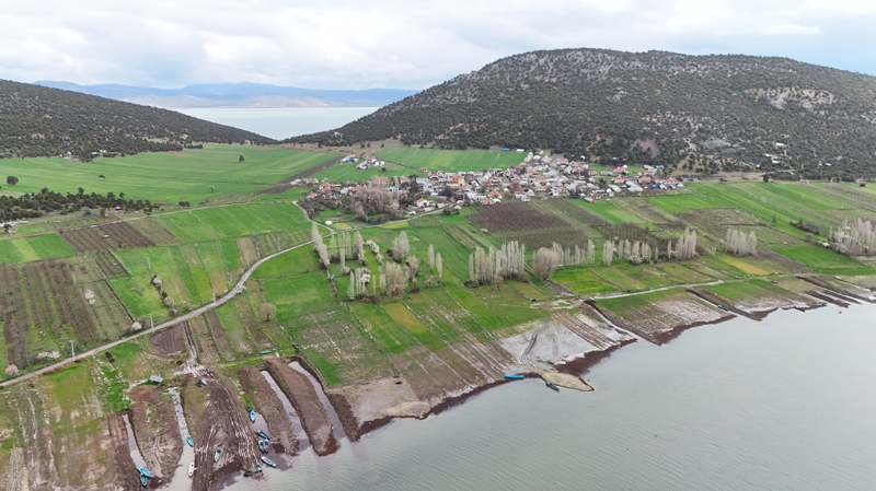 <p>Yaklaşık 200 yıldır adada yaşayan Yörükler, geçimlerini tarım, hayvancılık ve balıkçılıkla sağlıyor.</p><p><br></p>