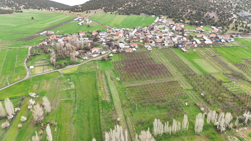 Yine Kültür Portalı'na göre Mada Adası'na 1866'da 30-40 hane kadar Rus (Don) Kazak'ı yerleşmiş olduğundan bu adaya Kazak Adası da deniliyor. 