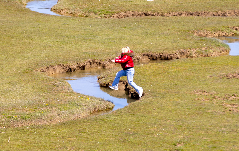 <p>Yaylanın ilçenin 8 köyünün ortak kullanımında mera olduğunu aktaran Gündüz, köylülerin hayvanlarını otlatmak için 15 Mayıs'tan 15 Ekim'e kadar yaylada kaldığını kaydetti.</p>
