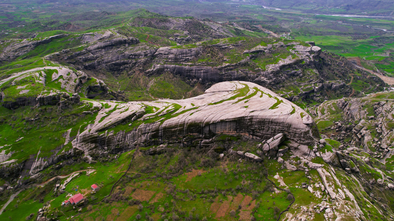 <p>Bu makalenin ardından<a href="https://www.platinonline.com/turkiyenin-kaleleri"><b> Türkiye'de gezilebilecek kaleler</b></a> kategorimize de bakabilirsiniz. </p>