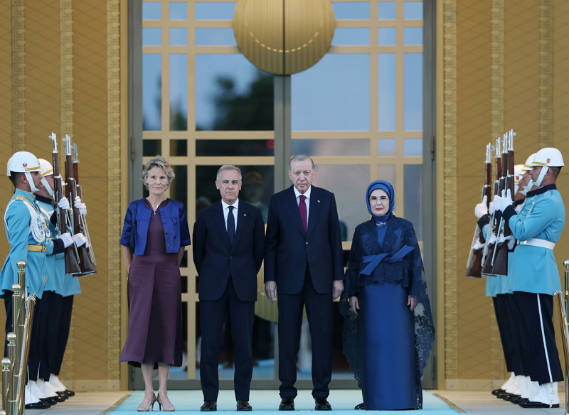 <p>Kanada Başbakanı Mark Carney, eşi Diana Fox Carney</p>