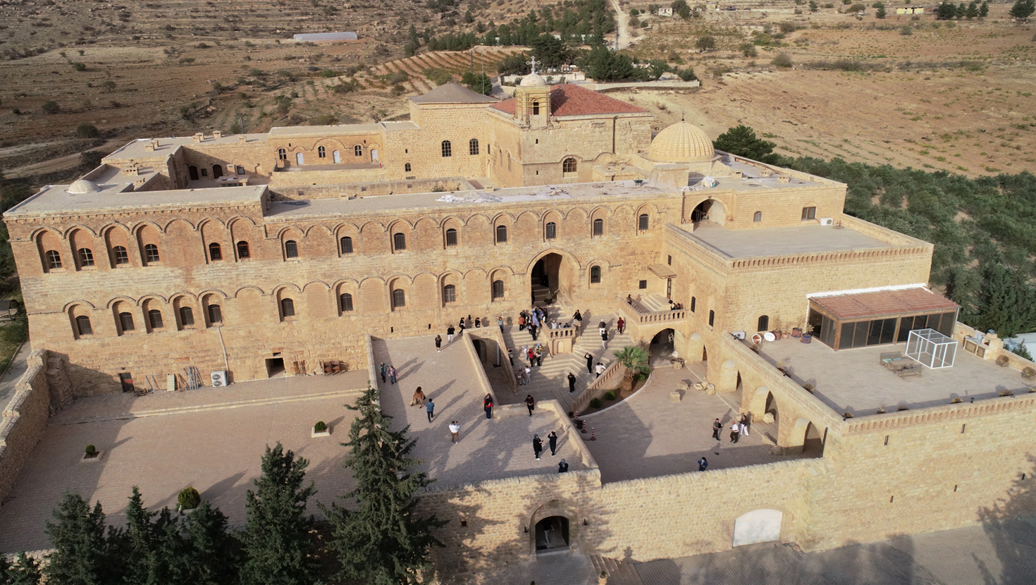 Bir çok dizi ve filmin çekildiği kentte gözler Çinli turiste çevrildi