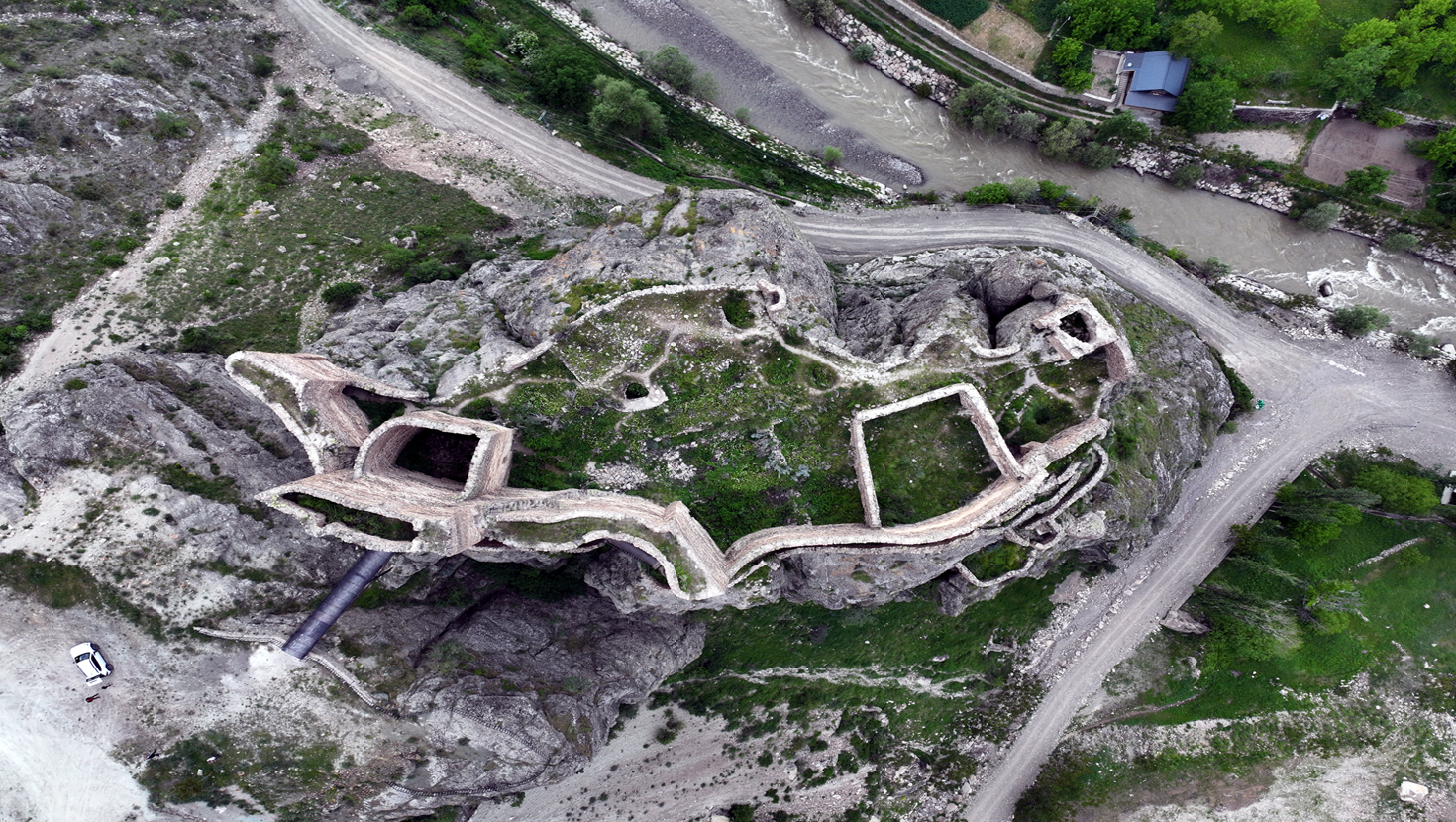 Yıllardır gizemli kalan kale: Turizme kazandırılacak