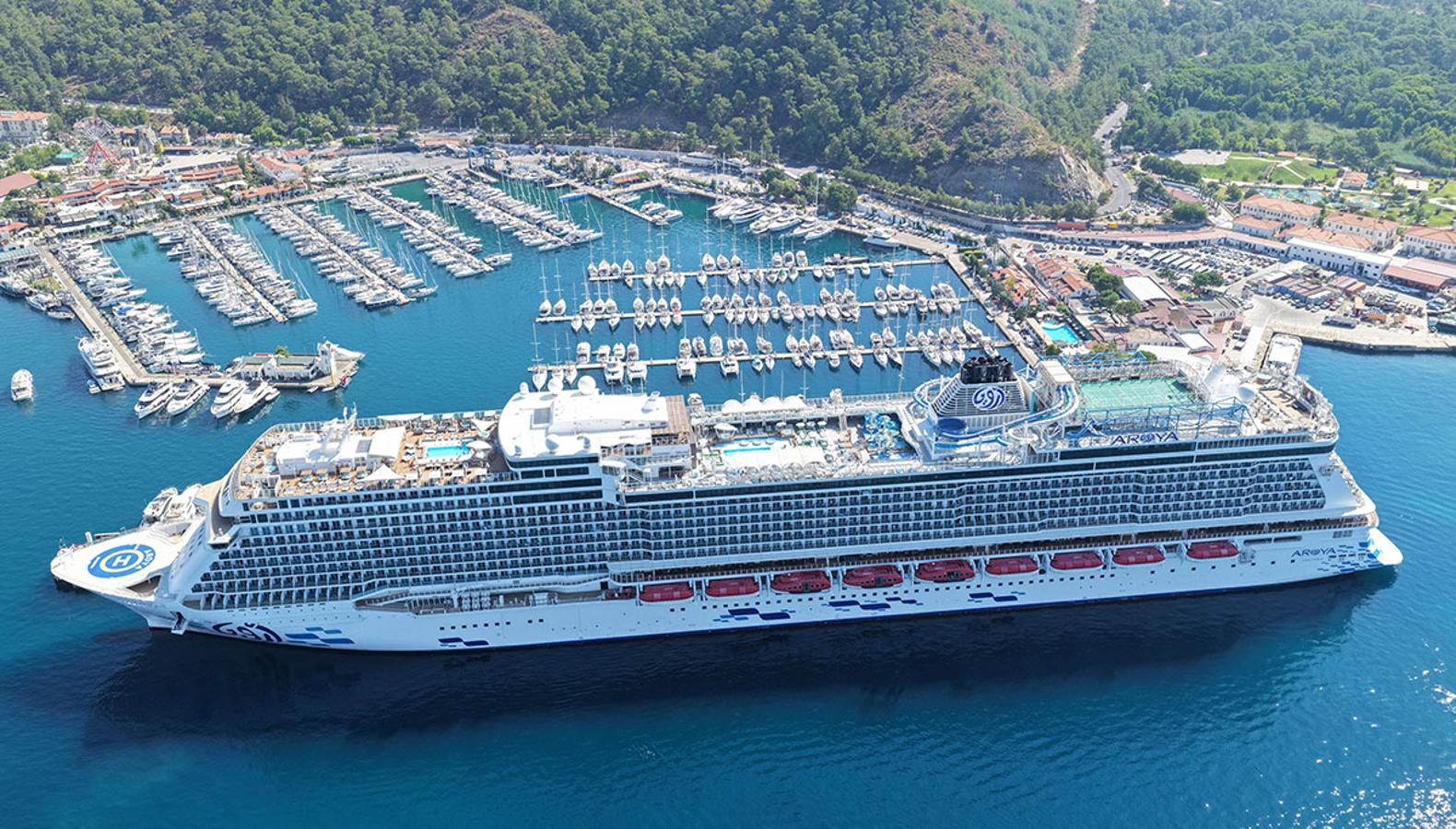 Ege'nin incisine kruvaziyer akını: Üç günde 12 bin turist
