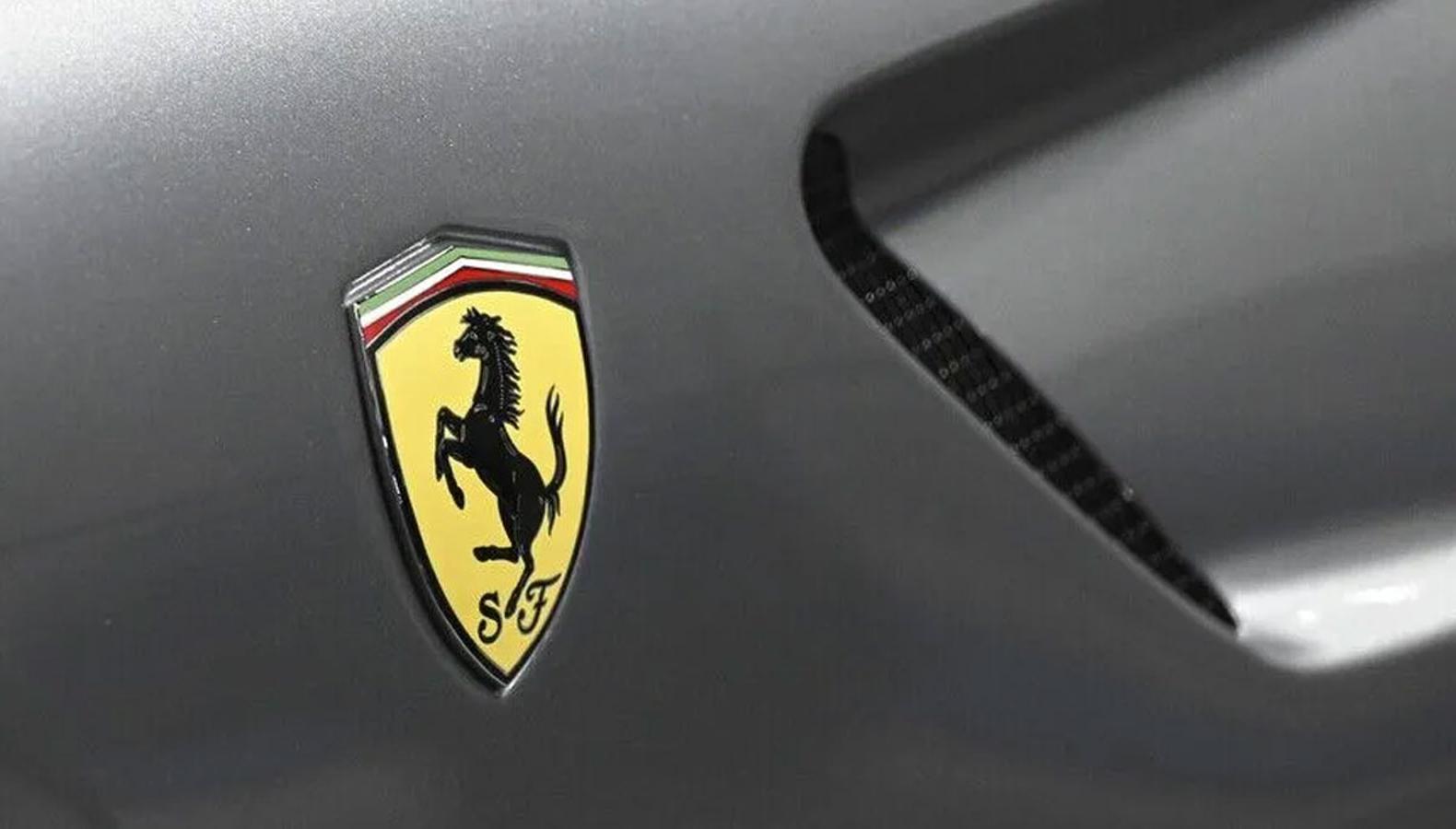 Ferrari'nin ilk elektrikli aracı rekor fiyata satıldı