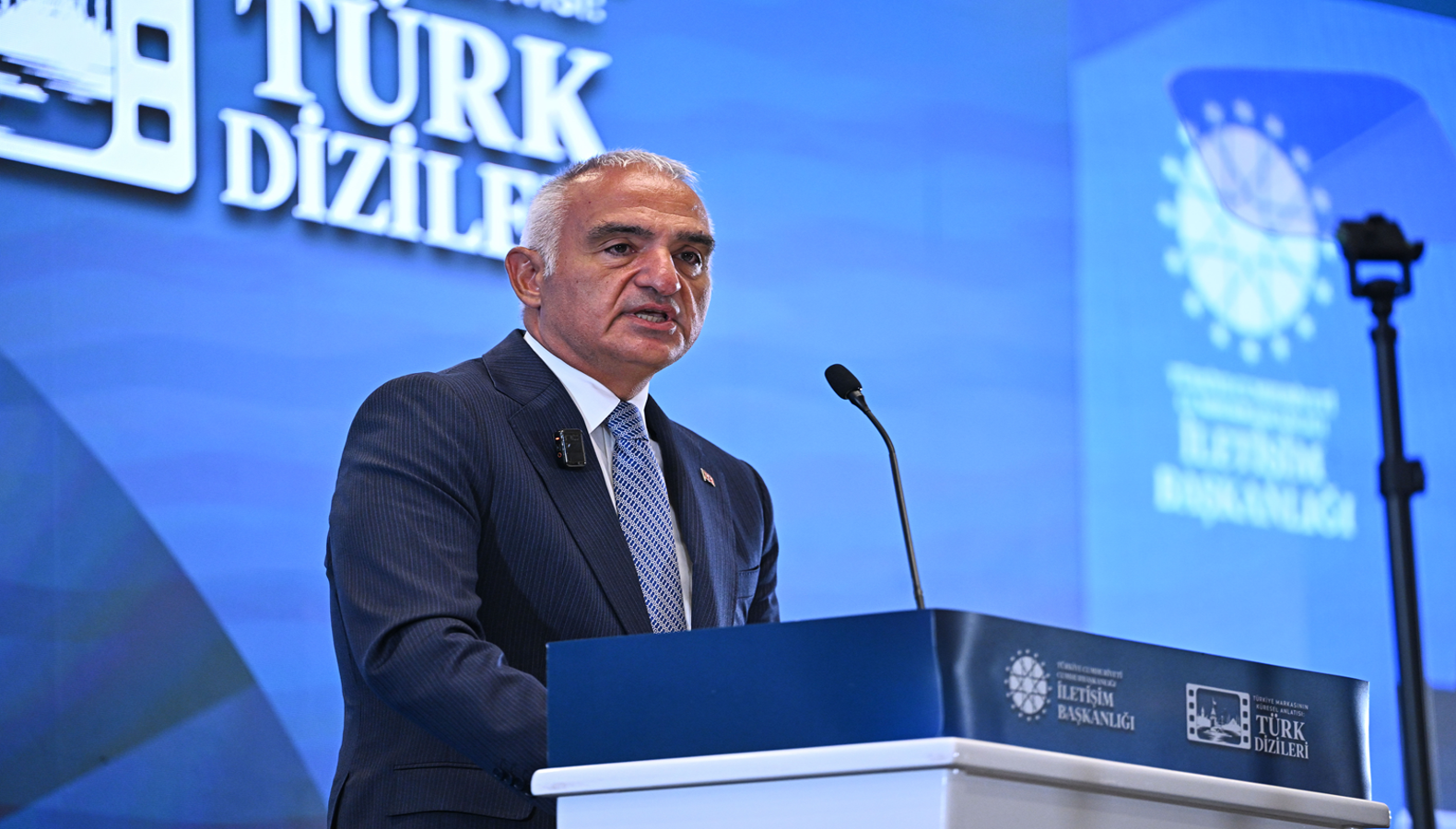 Bakan Ersoy: Türk dizileri Türkiye'yi merak ettiriyor