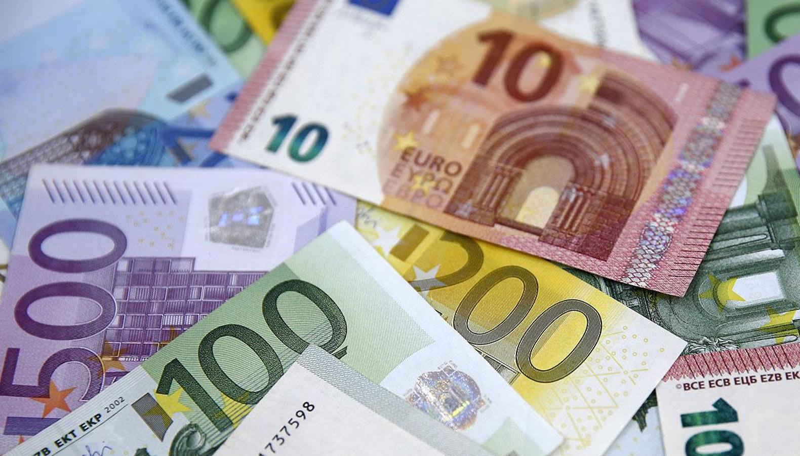 Euro neden değer kaybediyor? 1 uzman yorumladı
