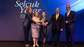 Selçuk Yaşar Ödülü başarılı bilim insanı Prof. Dr. Uysal'a verildi